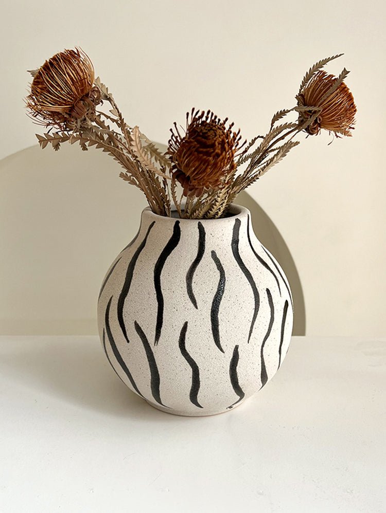 LIVETAI Marquess Hand-Painted Zebra Pattern Vase Decor - Image 6