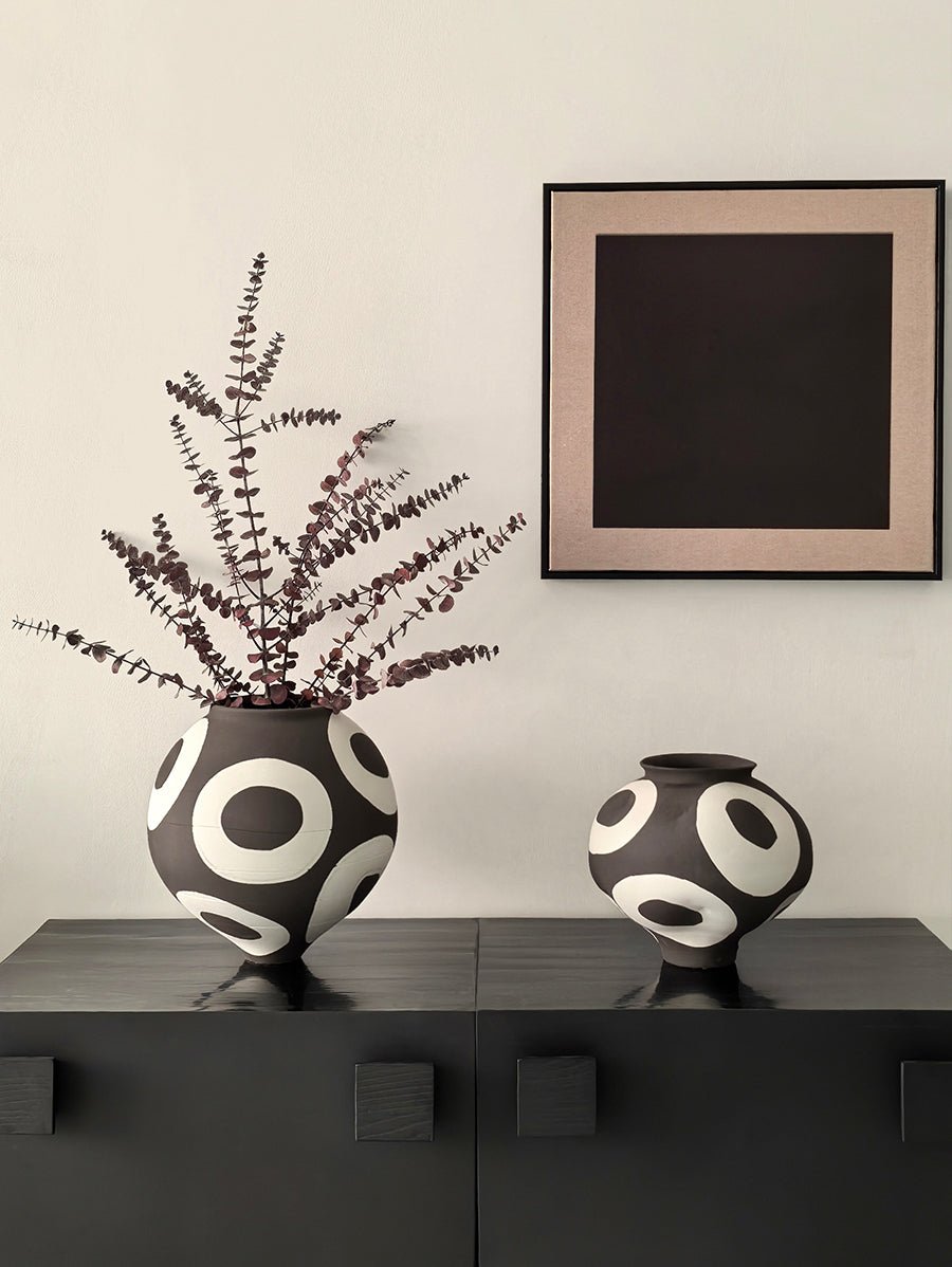 LIVETAI Takara Elegant Handcrafted Ceramic Vase - Image 15