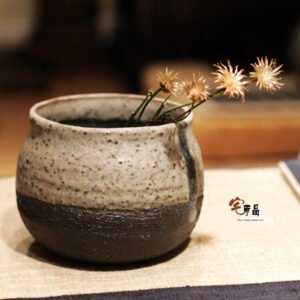 PAULOWNIA Haruki Elegant Handmade Pottery Vase