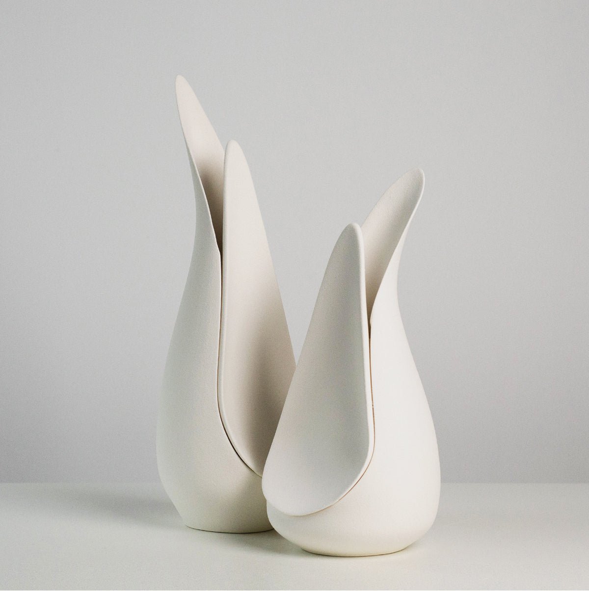 VAVINCI Alhambra Minimalist Modern White Ceramic Flower Vase - Image 10