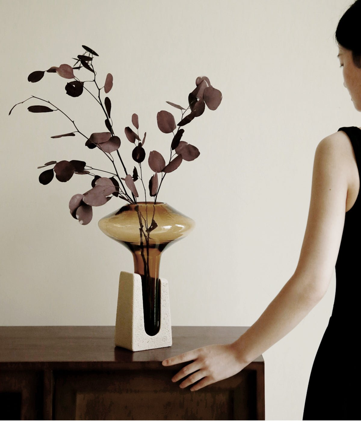 VAVINCI Candelaria Exquisite Brown Glass Vase - Image 8