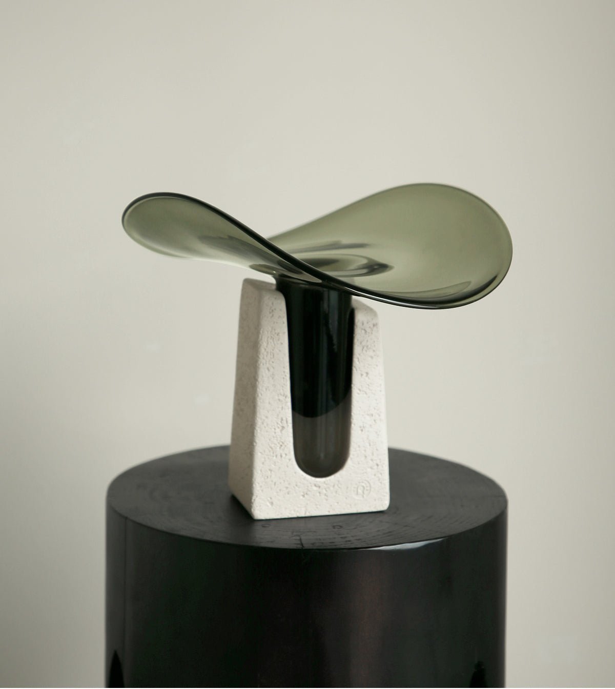 VAVINCI Candelaria Exquisite Brown Glass Vase - Image 15