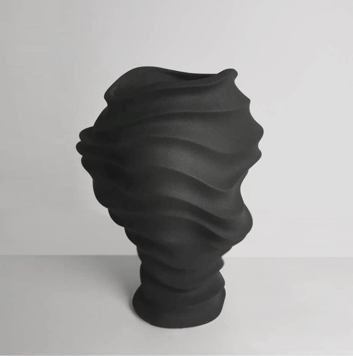 VAVINCI Hiroshi Elegant Modern Ceramic Flower Vase - Image 10