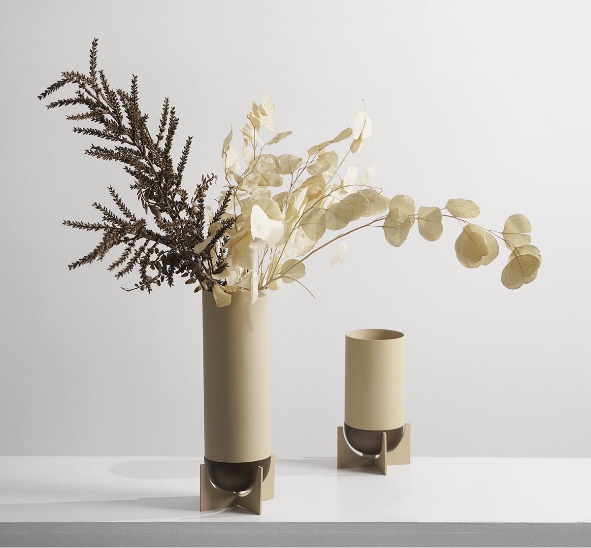 VAVINCI Marisabel Elegant Geometric Metal Vase - Image 8