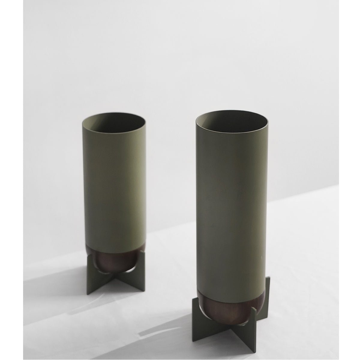 VAVINCI Marisabel Elegant Geometric Metal Vase - Image 13