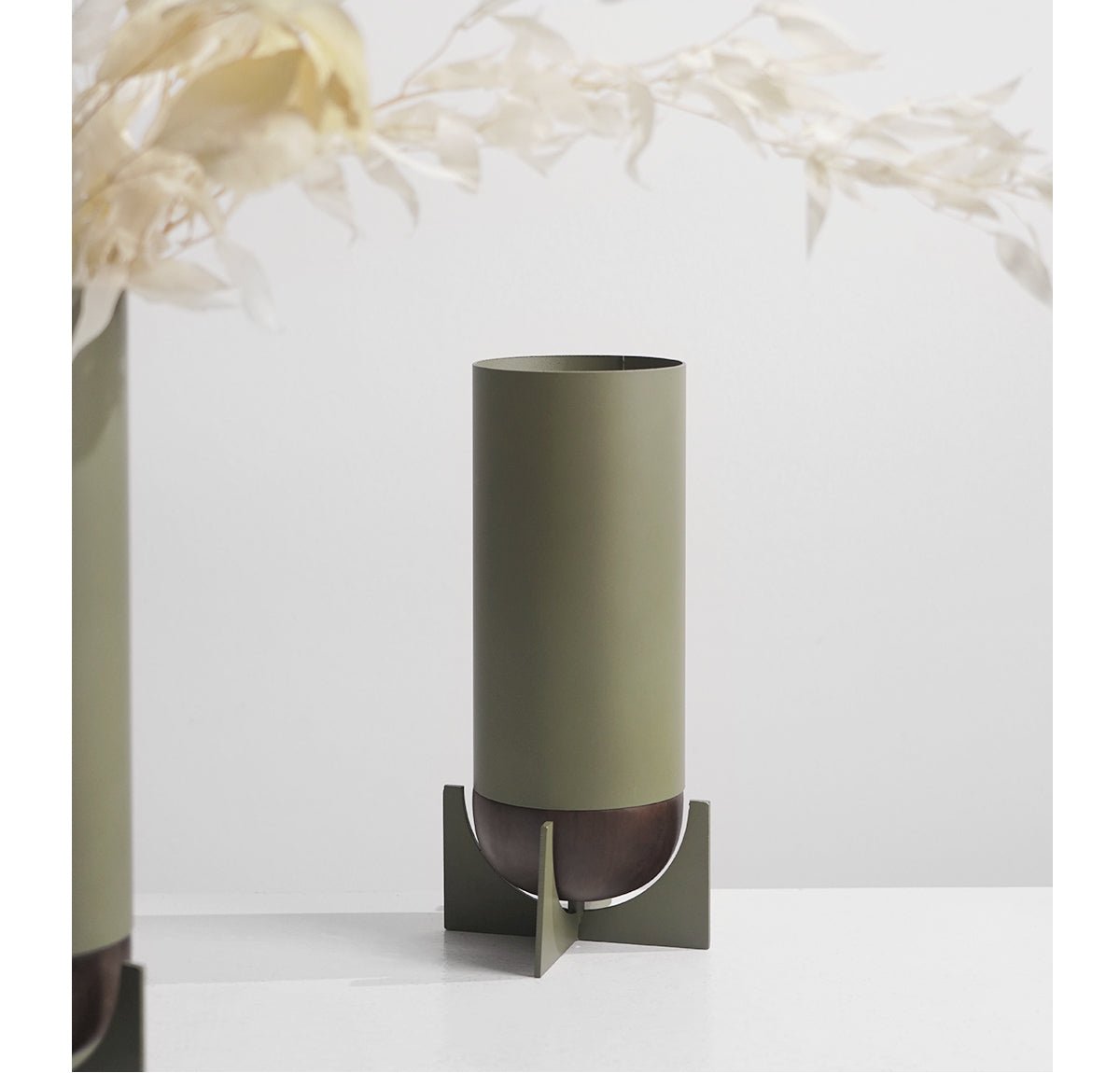 VAVINCI Marisabel Elegant Geometric Metal Vase - Image 15