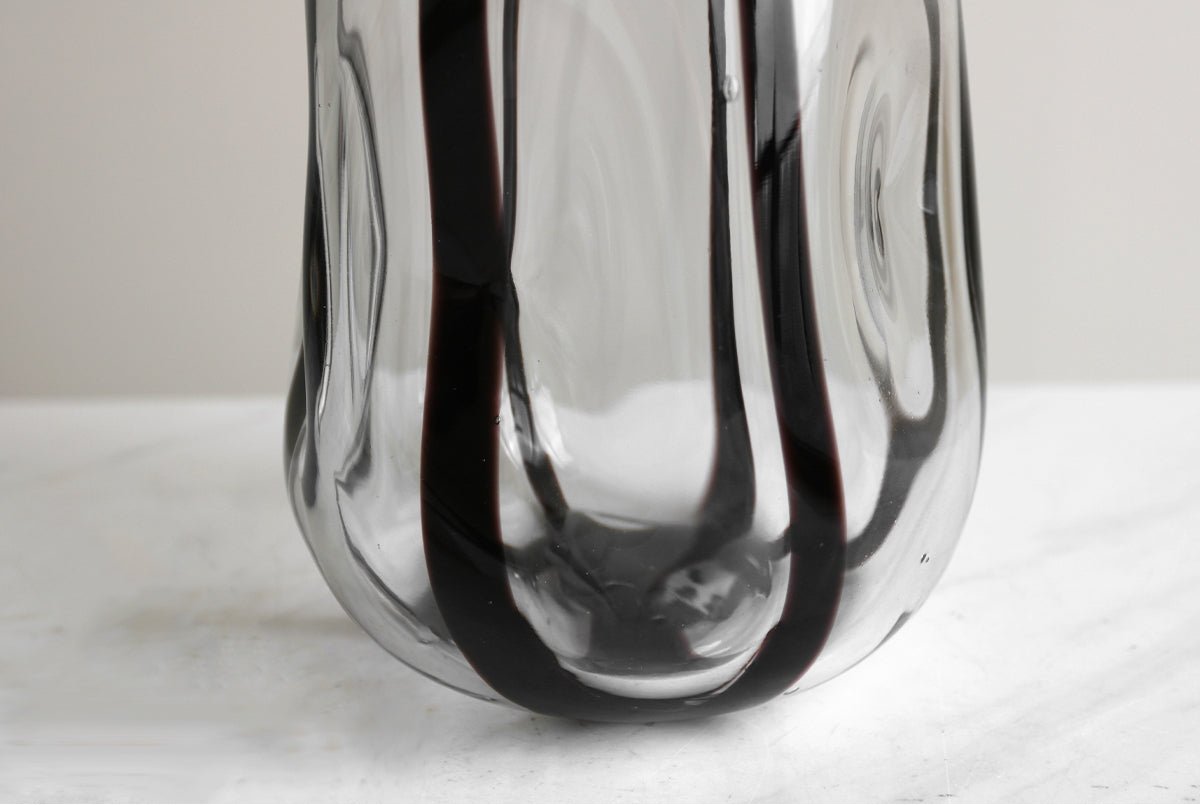 VAVINCI Mitsuki Elegant Glass Floral Centerpiece Vase - Image 11