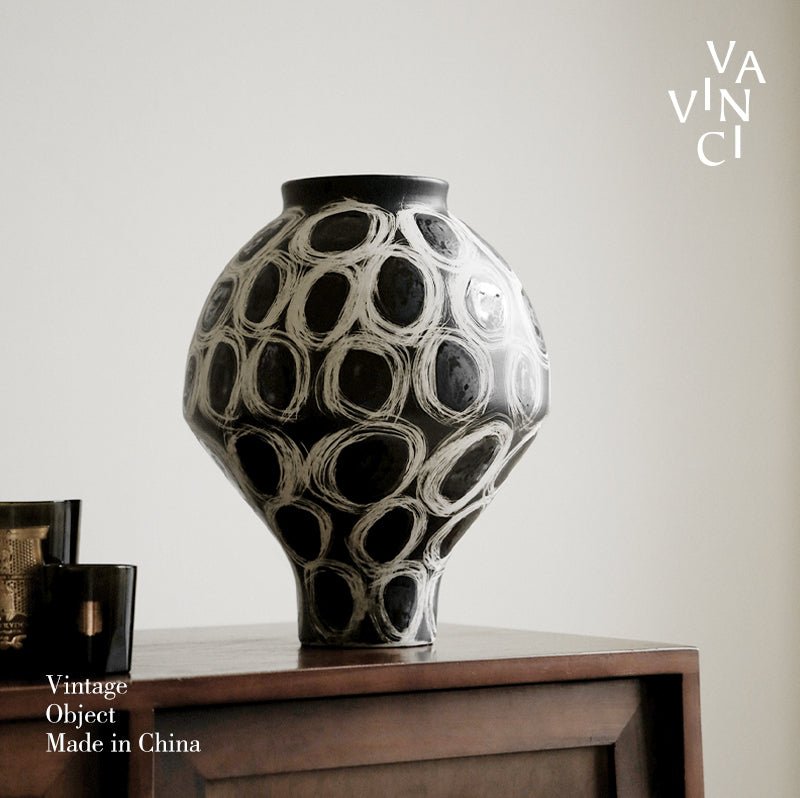 VAVINCI Zephyra Elegant Black Ceramic Vase - Image 3